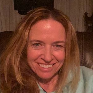 Meet your Posher, Debbie